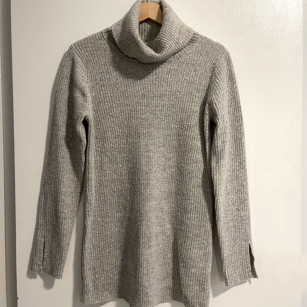 Banana republic gray turtle neck sweater tunic